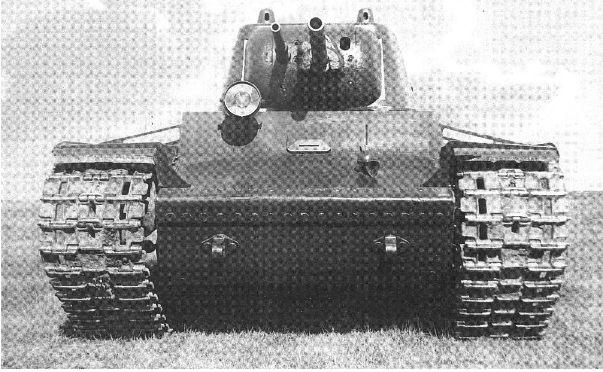 Первые тяжелые танки