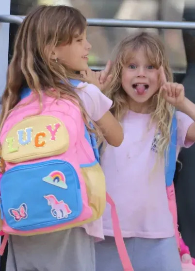 Корчили рожицы: в сети вирусятся новые фото Анны Курниковой с дочерьми от Энрике Иглесиаса Энрике, Курникова, Курниковой, Иглесиас, вместе, дочерьмиАнна, певца, время, Иглесиаса, ребёнка, сексуализированном, испанский, отношений, несколько, спустя, Escape, песню, Instagram, клипа, съёмках