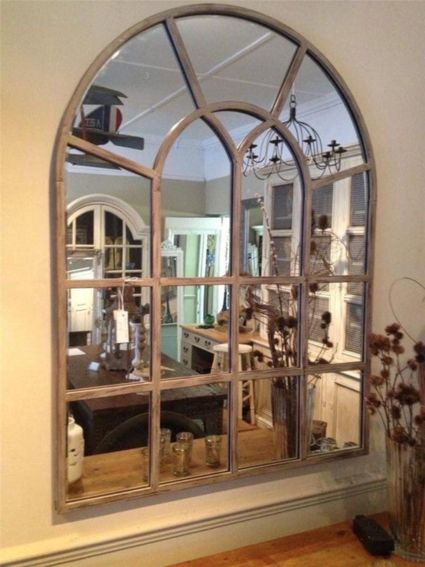 Зеркала в форме окна в интерьере 