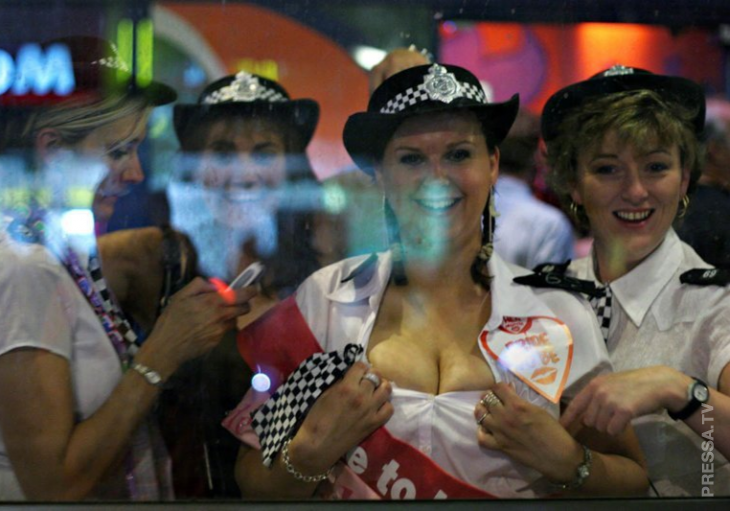 Ночная жизнь в Кадриффе: британцы отдыхают не по-детски