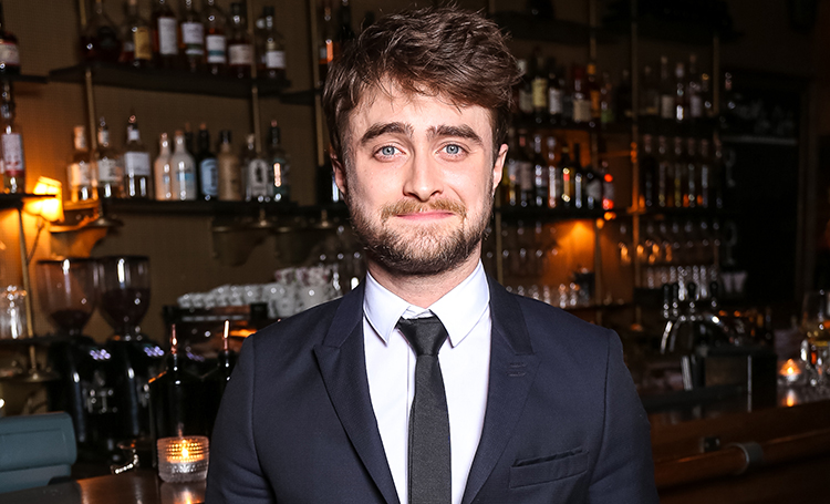 "Гарри Поттер" и карантин: Дэниел Рэдклифф, Дэвид Бекхэм и другие звезды читают книгу Джоан Роулинг онлайн