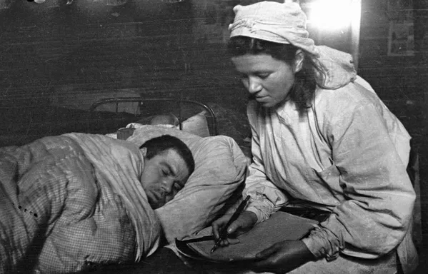 Медсестры и санитарки: девушки, без которых не было бы Великой Победы. Фото женщины,подвиг
