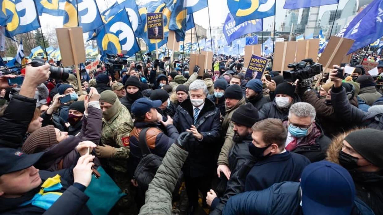 Порошенко при поддержке Запада создает предпосылки политического кризиса на Украине 
