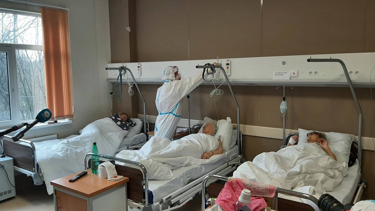 Уровень госпитализации больных коронавирусом в Петербурге остается высоким