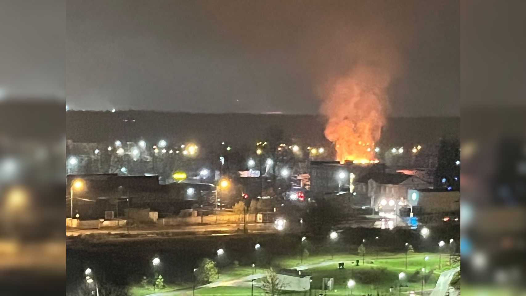 Промышленное здание вспыхнуло в Зеленограде Промышленное здание вспыхнуло в Зеленограде Происшествия