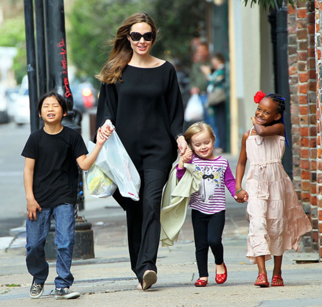 Анджелина Джоли может лишиться опеки над детьми?
