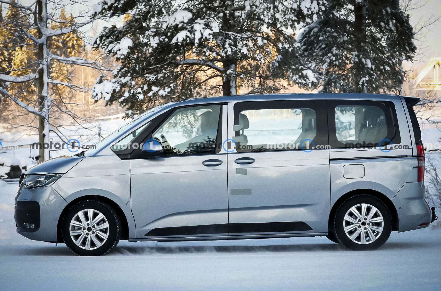 Новый Volkswagen Multivan T7 засняли во время тестов Новости