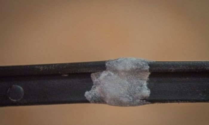 Копеечное средство, которое позволит провести в автомобиле экстренный ремонт Копеечное средство, которое позволит провести в автомобиле экстренный ремонт автомобили,ремонт,советы