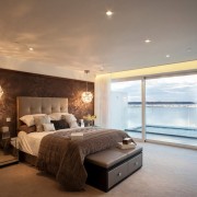 Интерьер большой спальни