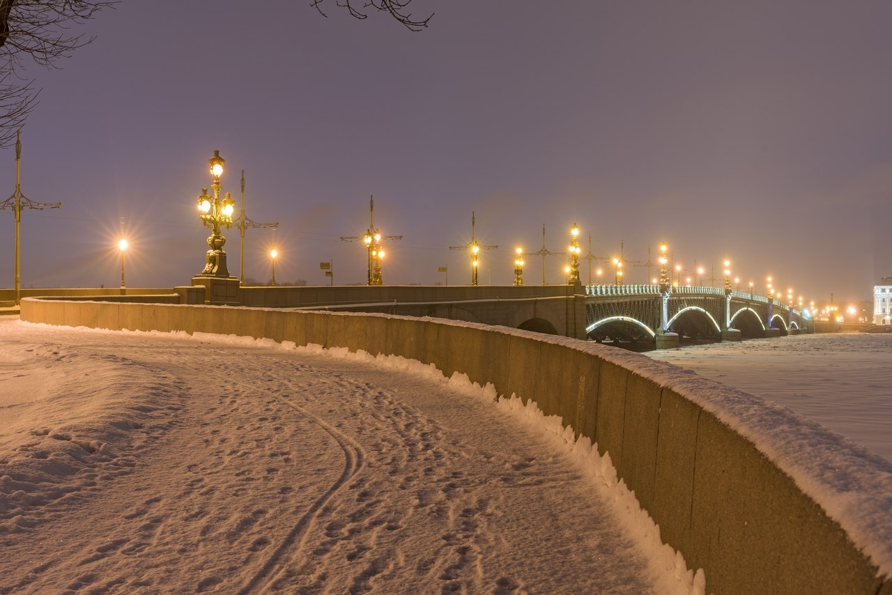 Мост Санкт-Петербург заснеженный