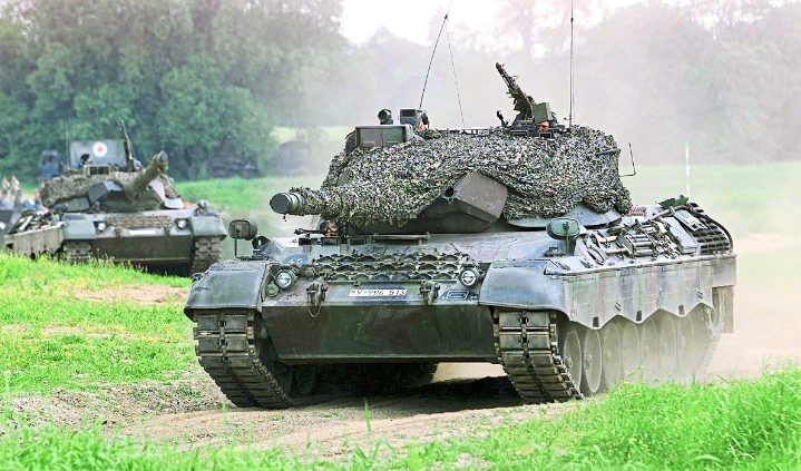 Информационная распутица в немецкой прессе: танки «Леопард» беспомощно барахтаются в грязи на Украине оружие,украина