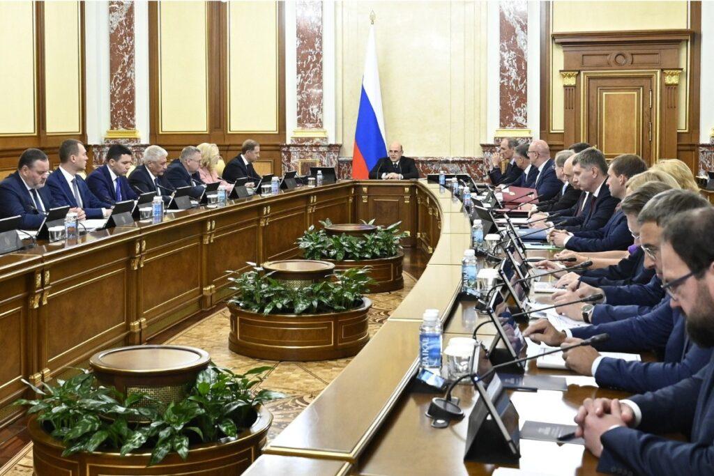 Правительство одобрило проект трехлетнего бюджета РФ