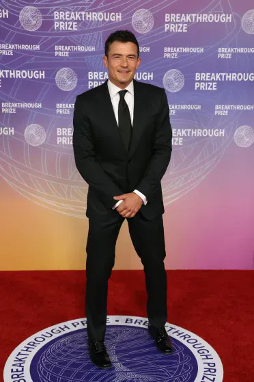 Сальма Хайек и Франсуа Анри-Пино, Мария Шарапова, Энн Хэтэуэй с мужем и Джиджи Хадид на премии Breakthrough Prize Breakthrough, Prize, Images, Мария, Перего, Гейтс, ФрансуаАнри, Хайек, Сальма, Шарапова, Хилтон, супругом, Хэтэуэй, Хадид, Джиджи, науки, Левин, Крудап, Наоми, платье