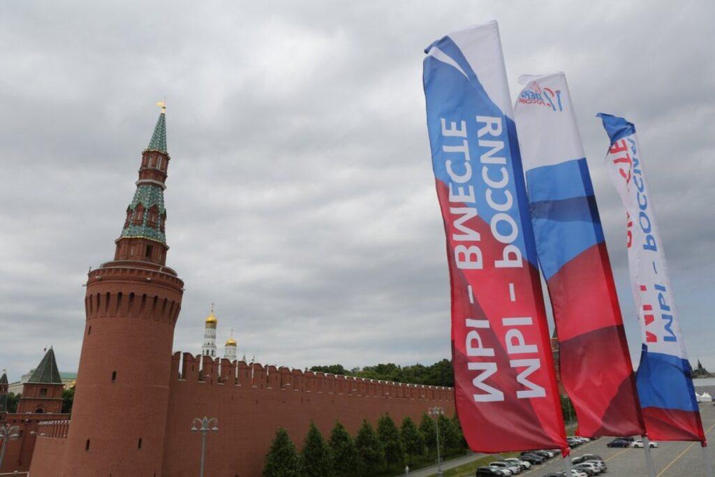 ВЦИОМ сообщил, что 81% россиян гордятся своим гражданством