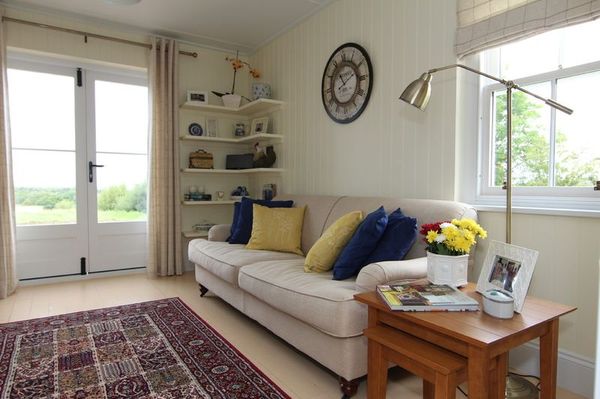 Ничем не примечательный домик. Но стоит заглянуть внутрь… Ничем не примечательный домик. Но стоит заглянуть внутрь… дача,интерьер и дизайн,сад и огород