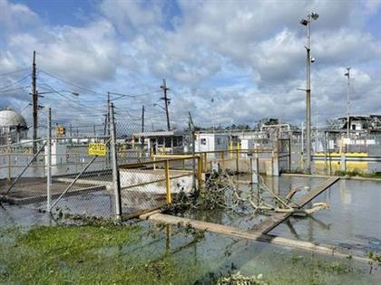 FILE PHOTO: The Shell Norco manufacturing facility is flooded after Hurricane Ida pummeled Norco, Louisiana, U.S., August 30, 2021. REUTERS/Devika Krishna Kumar/File Photo 