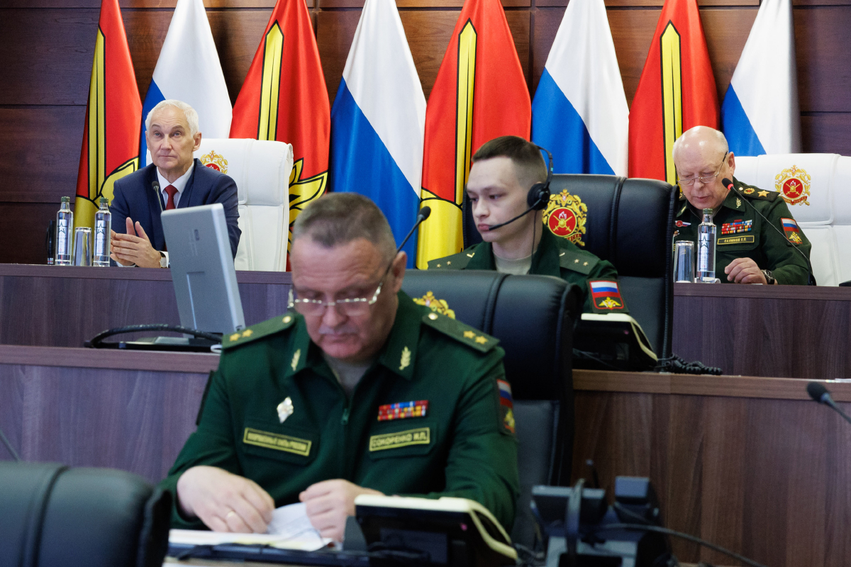 Новоназначенный Министр Обороны, Андрей Белоусов, инициировал процедуру ухода высшего командного состава на пенсию. Этот процесс оказался заметным для всех.-2