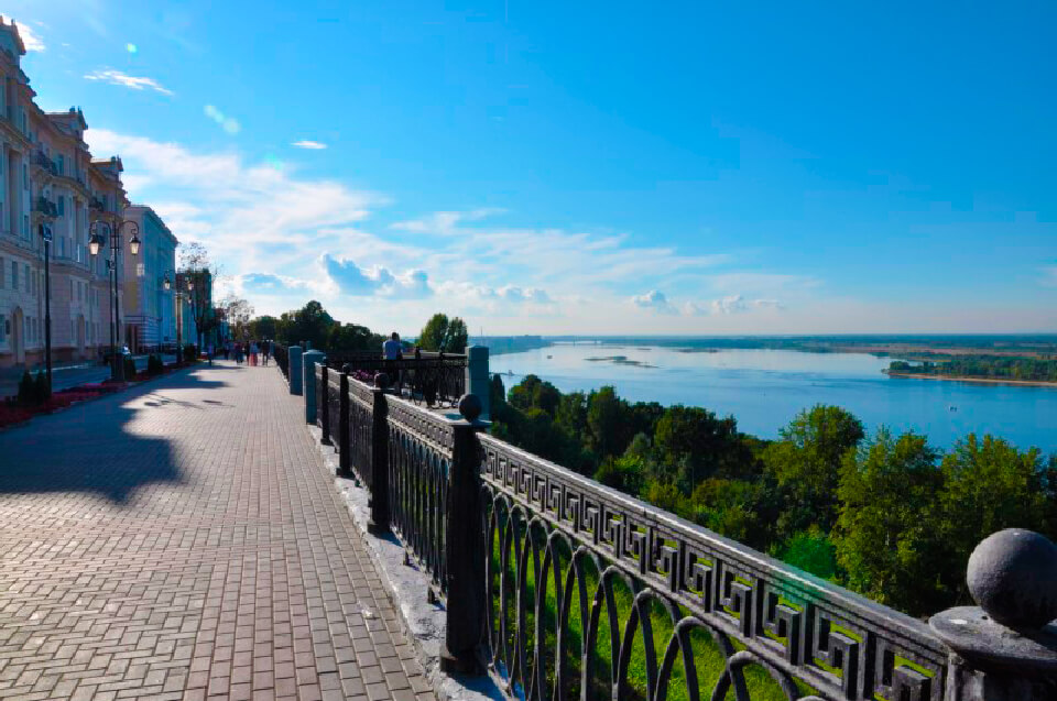 Улица набережная фото. Верхне-Волжская набережная Нижний Новгород. Верхневолжская набережная Нижний. Нижний Новгород набережная Верхневолжская набережная. Верхневолжская набережная Нижний Новгород памятники.