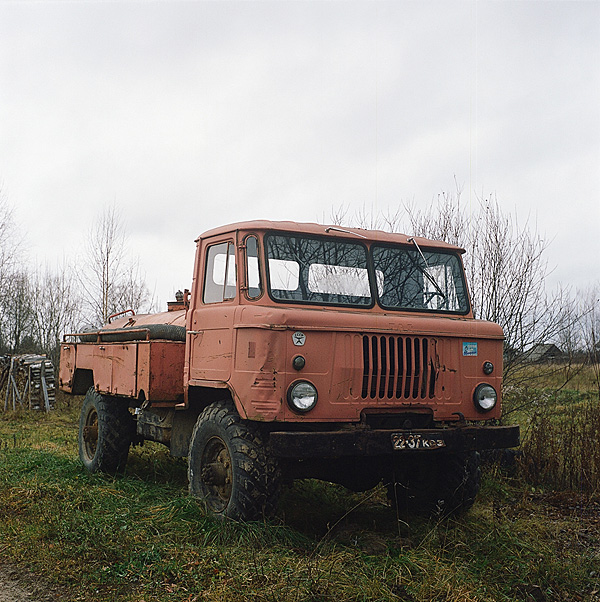 Пожарная машина, оставшаяся от колхоза 