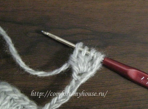 Как связать помпоны крючком для отделки края изделия вязание