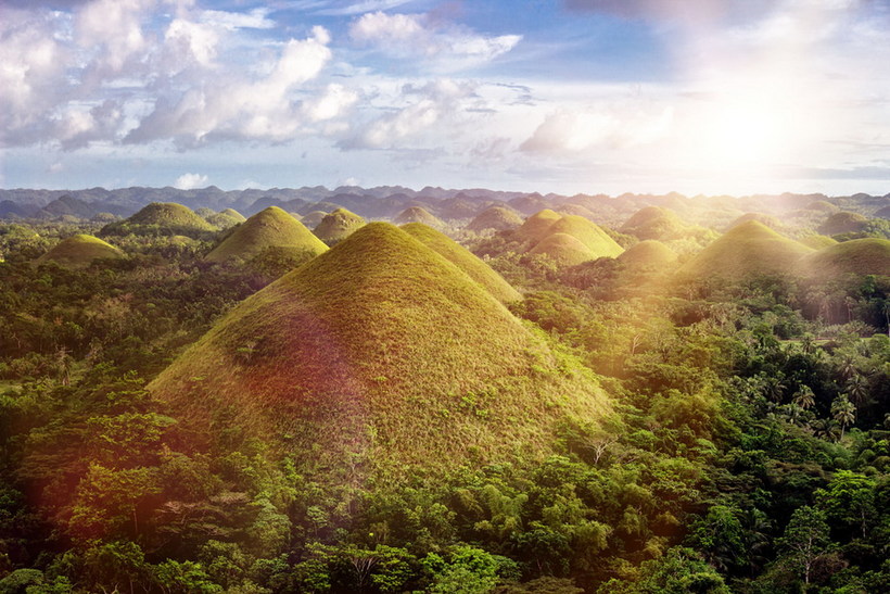 Как возникли Шоколадные холмы на Филиппинах