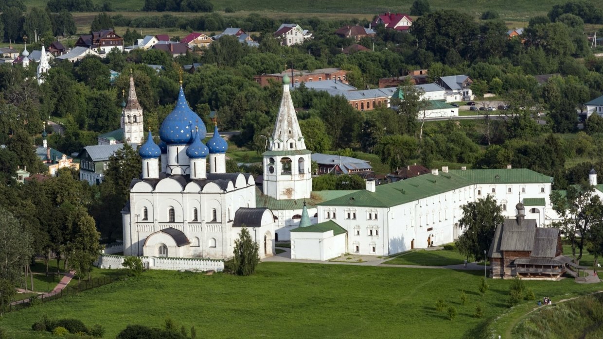 Назван топ-5 самых популярных у туристов малых городов России