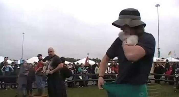 Самые странные спортивные состязания в мире Самые странные спортивные состязания в мире интересное,необычное,спорт