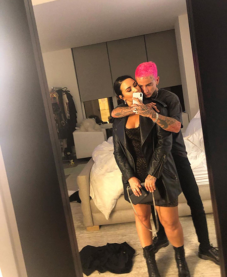 Деми Ловато рассталась со своим бойфрендом Остином Уилсоном Деми Ловато рассталась со своим бойфрендом Остином Уилсоном Звезды,Звездные пары