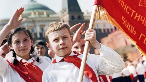 Как поздравить родных и близких с Днем пионерии 19 мая