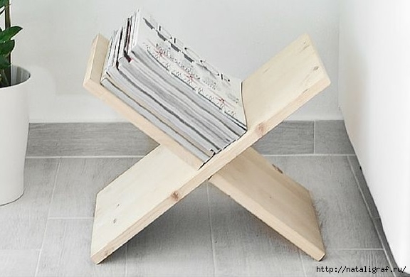 Полочка-подставка для  всяких нужных предметов