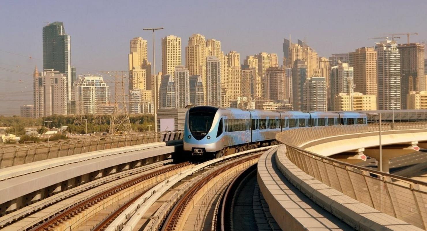 Транспорт саудовской аравии. Метро ОАЭ Дубай. Станции метро Дубай. Метро Бурджуман Дубай. Надземное метро Дубай.