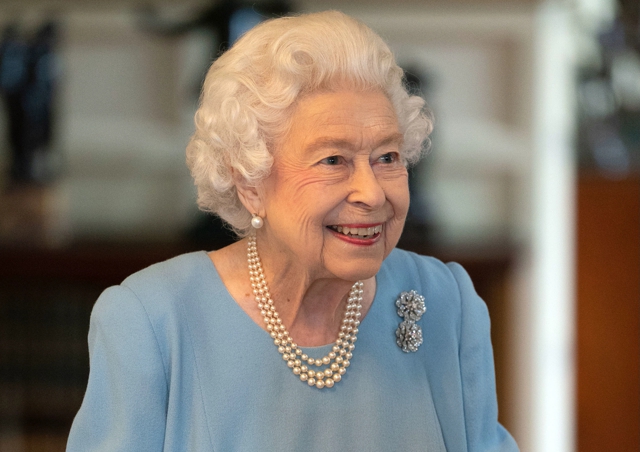 Елизавета II выразила пожелание, чтобы Камилла Паркер-Боулз получила титул королевы-консорта после коронации принца Чарльза