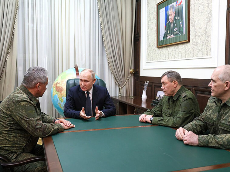 Путин неожиданно посетил штаб ЮВО