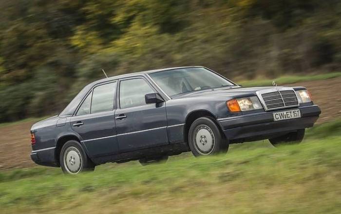 Немецкие седаны 90-х, которые до сих пор хорошо принимают на «вторичке» MercedesBenz, можно, стоит, тысяч, рублей, также, машина, часто, миллиона, могут, экземпляр, будет, ремонт, владельцы, брать, серии, немало, объемом, кузове, запчастей