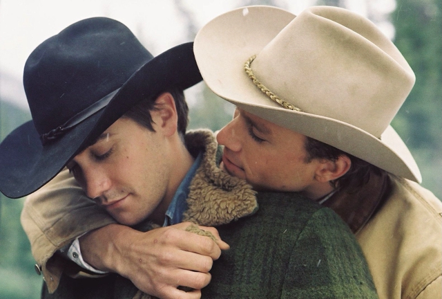 В Госдуме планируют запретить показ гомосексуальных сцен в кино