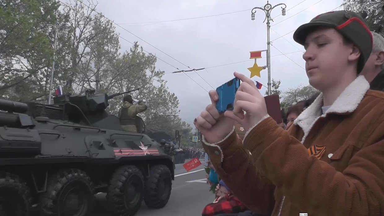 В механизированной части парада в Севастополе участвовали более 70 единиц боевой техники