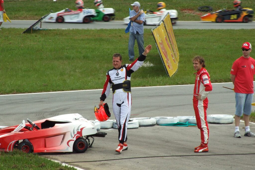 Шумахер больше не прикован к постели, утверждают источники