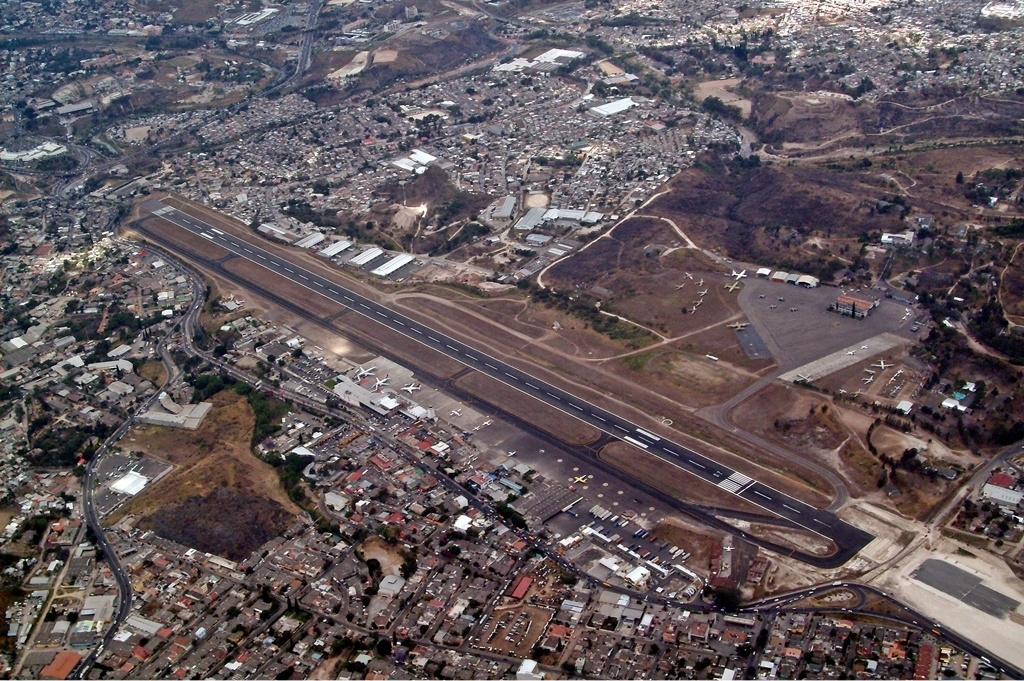 Tegucigalpa Airport overview OJEV.jpg