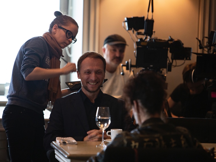 Владимир Мишуков в интервью Константину Богомолову: "Я никогда не рассматривал актерскую профессию как способ зарабатывания денег" Звезды,Новости о звездах