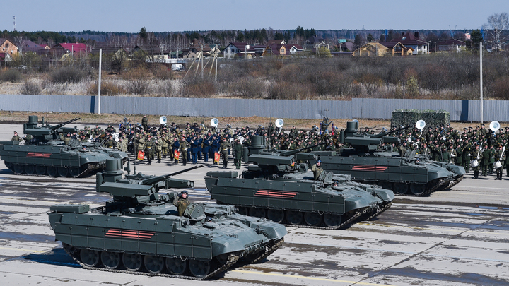 БМПТ "Терминатор" назвали "страшными и ненужными". В России считают иначе