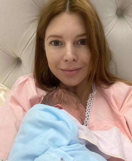 Наталья Подольская вместе с новорожденным сыном снялась в фотосессии спустя две недели после родов Звездные дети