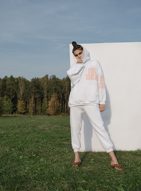 От капсул для самоизоляции до digital-коллекций: дизайнеры представили новые лукбуки Мода,Новости моды