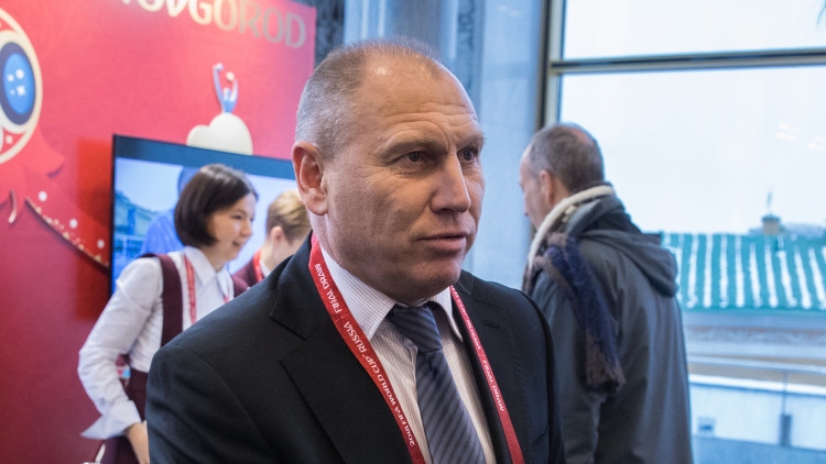 Отец Дениса Черышева выступил против отставки главного тренера сборной России Евро 2020
