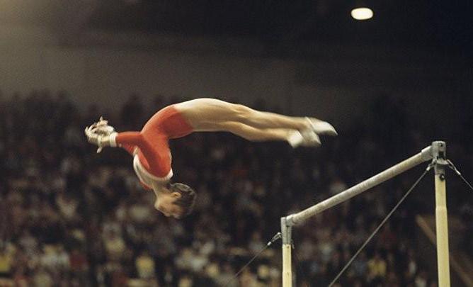 Петля Корбут: запрещенный элемент в гимнастике гимнастика