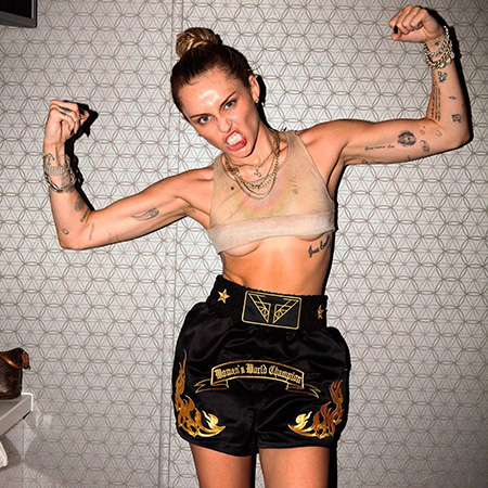 Звездный Instagram: еще одна свадьба, акции протеста и модные показы Хроника