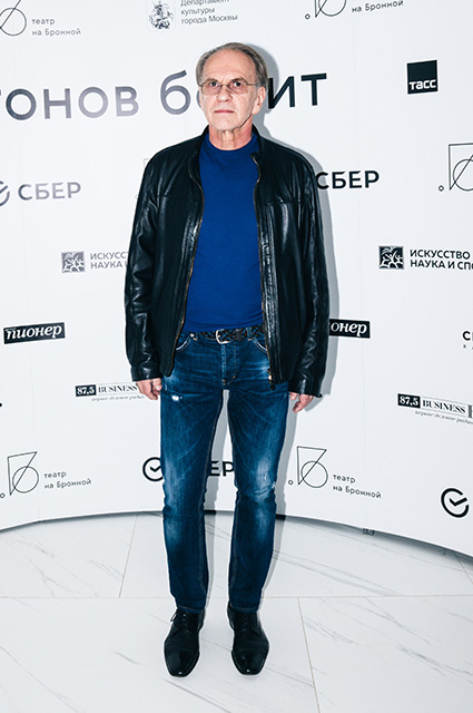 Dress Code. В Москве прошла премьера спектакля с Ходченковой и Варнавой. Среди гостей — Ирина Горбачева, Маша Федорова, Владимир Познер Dress Code. В Москве прошла премьера спектакля с Ходченковой и Варнавой. Среди гостей — Ирина Горбачева, Маша Федорова, Владимир Познер Светская жизнь