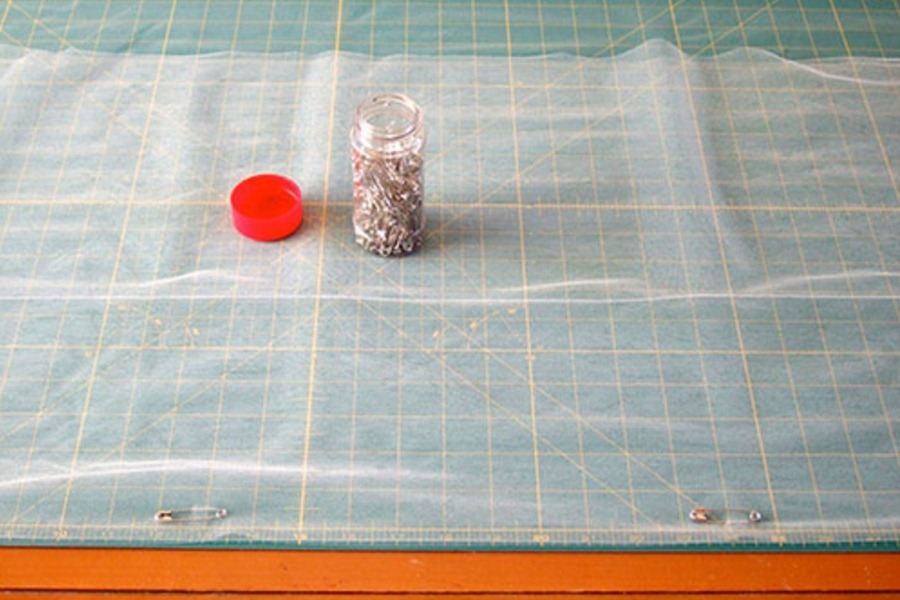 Как сшить юбку для стола. original. Как сшить юбку для стола фото. Как сшить юбку для стола-original. картинка Как сшить юбку для стола. картинка original. Как следует из самого названия, "фуршетная юбка" предназначена для фуршетов и банкетов, то есть для тех случаев, когда люди перекусывают стоя (ну и не только). Главная прелесть фуршетных юбок – способность обогнуть несколько столов и превратить их в один. Преображаются даже старые и некрасивые столы – общий вид становится праздничным и богатым. Как сшить юбку для стола. original. Как сшить юбку для стола фото. Как сшить юбку для стола-original. картинка Как сшить юбку для стола. картинка original. Как следует из самого названия, "фуршетная юбка" предназначена для фуршетов и банкетов, то есть для тех случаев, когда люди перекусывают стоя (ну и не только). Главная прелесть фуршетных юбок – способность обогнуть несколько столов и превратить их в один. Преображаются даже старые и некрасивые столы – общий вид становится праздничным и богатым.