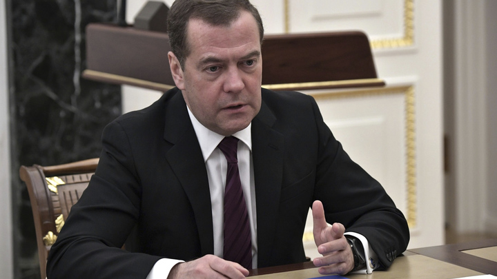 Медведев пожаловался на людей и пенсионную реформу