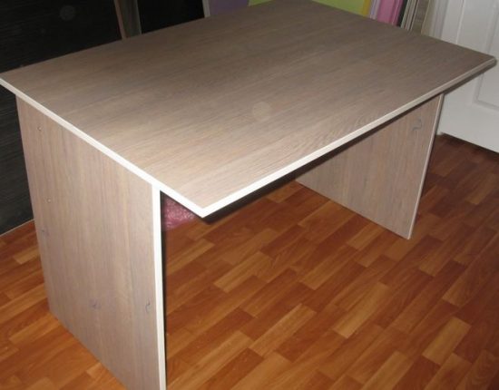стол из остатков столешницы