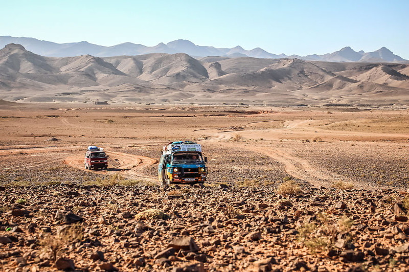 Блогеры из Польши объехали 50+ стран на старом фургоне, тратя лишь долларов в день Блогеры из Польши объехали 50+ стран на старом фургоне, тратя лишь долларов в день автотуризм,мир,поездка,путешествие